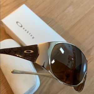 New with box Oakley Women’s Sunglasses